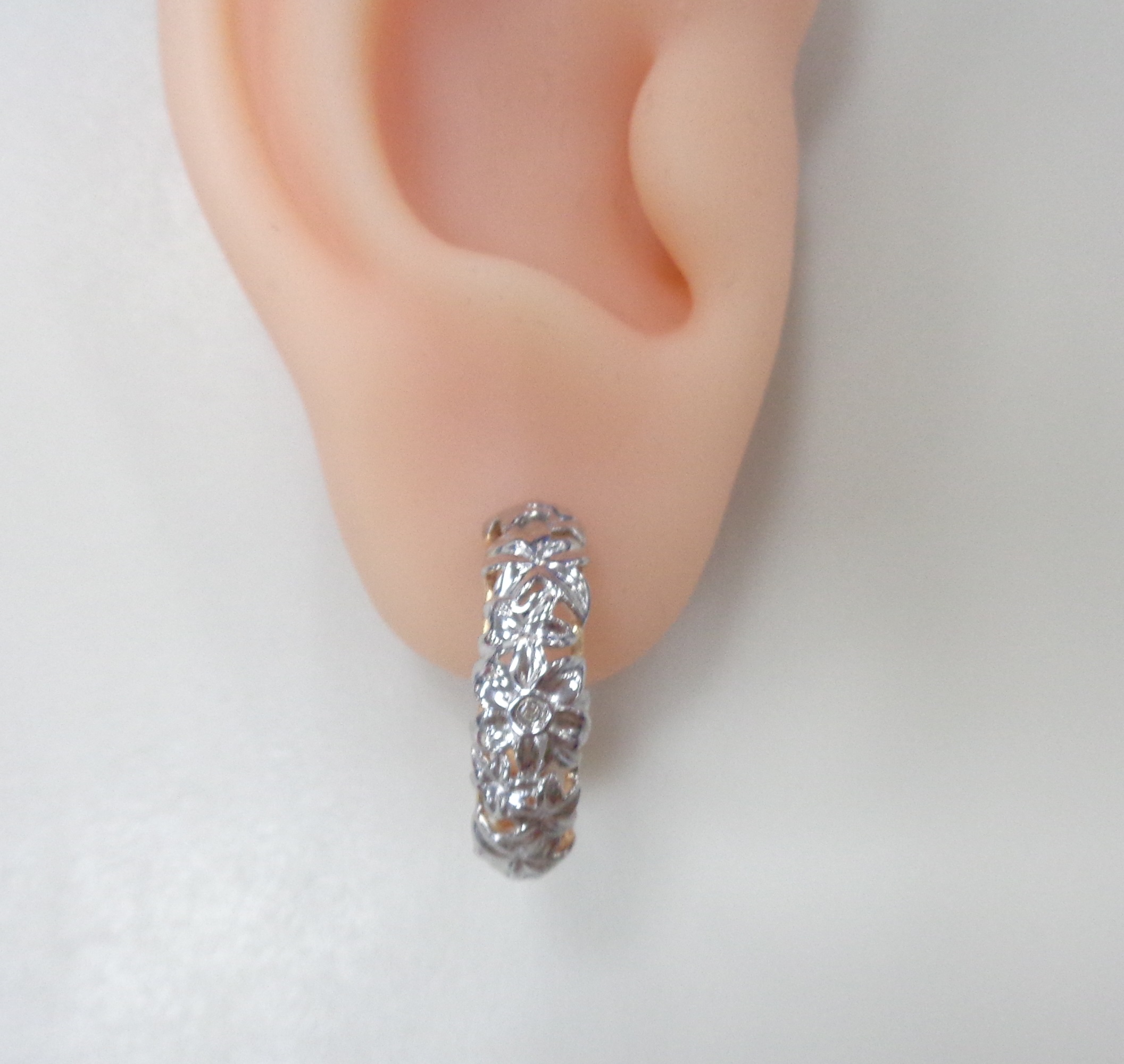 Серебряные серьги с бриллиантами "Цветы"